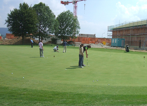 Gegenwärtig im Bau: die 36-Loch-Golfanlage in Golf Valley, bei Holzkirchen in Bayern; nur wenige Minuten Fahrt im Süden von München; gebaut mit dem Know How von GOLFPLATZBAU Brehmer + Kooistra GmbH.